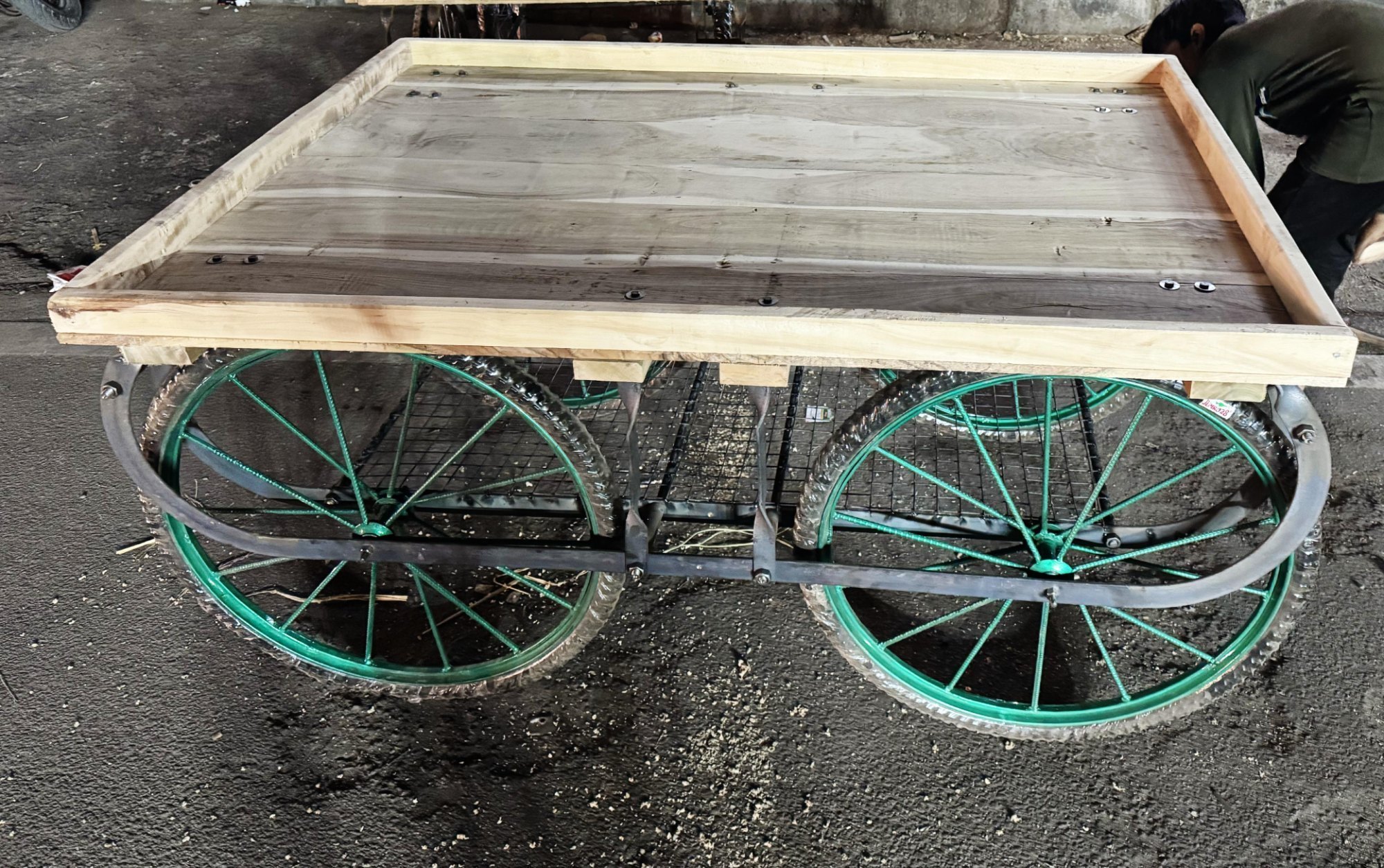 Fruit Trolley Rickshaw Manufacturer in Noida by Shiv Cycle Rikshaw