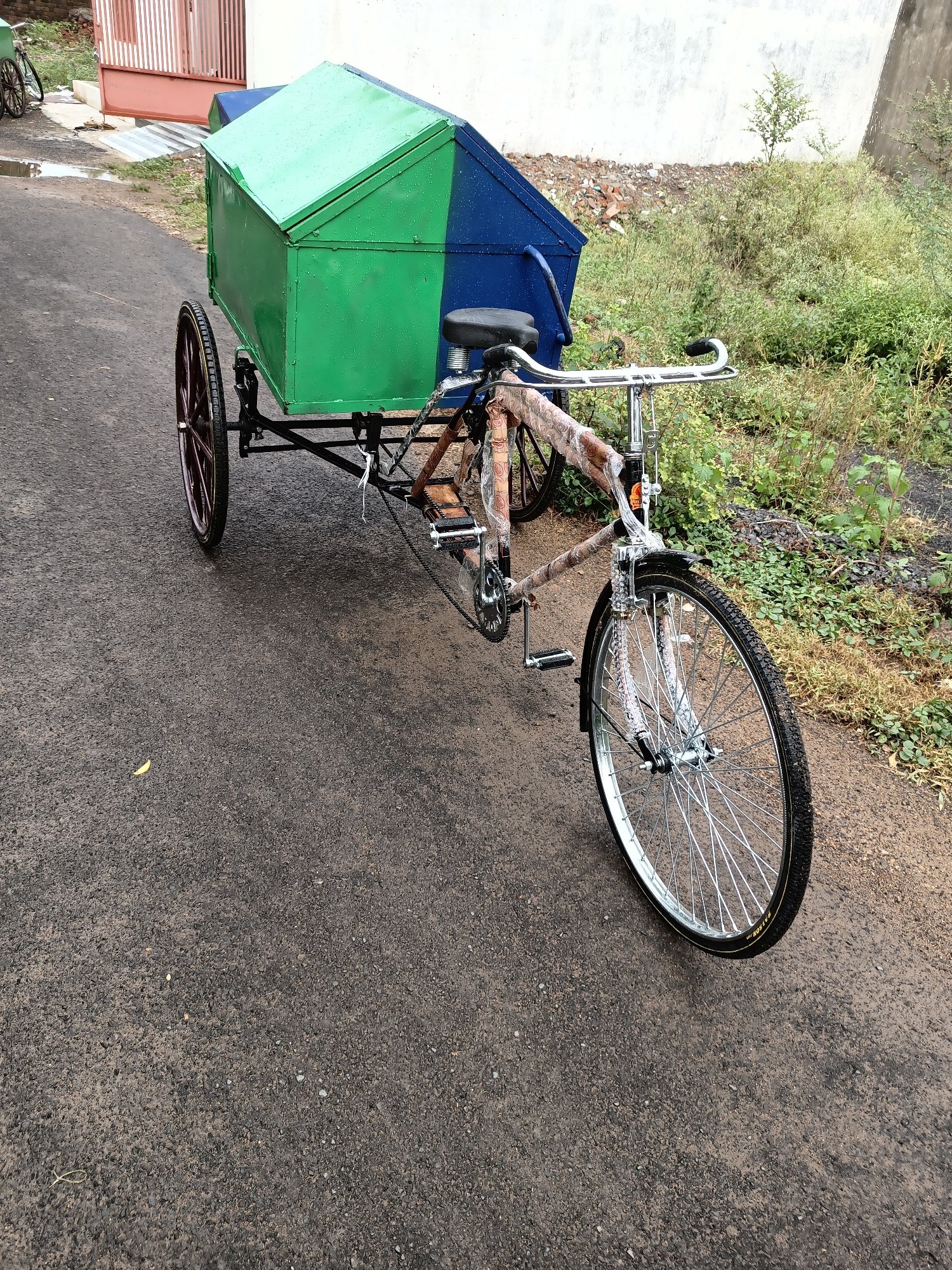 Garbage Rickshaw Manufacturer in Maharashtra - Waste Collection Cycle Rickshaw